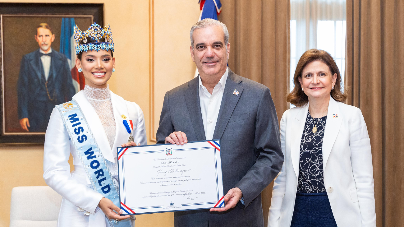 Luis Abinader, presidente de República Dominicana, recibe en el Palacio Nacional a Miss Mundo 2026, Joheirry Mola