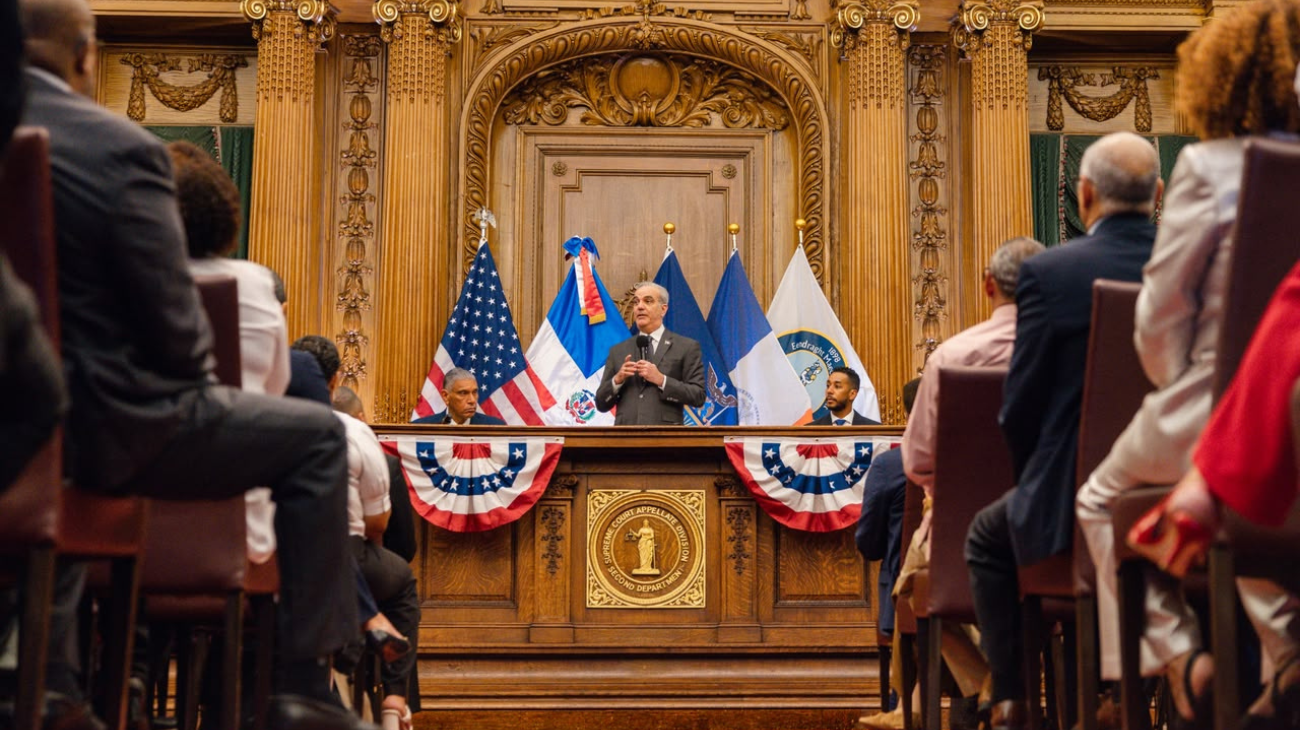 Luis Abinader se reúne con diáspora dominicana en Brooklyn, República Dominicana; Antonio Reynoso declara el 24 de septiembre como Día del Orgullo Dominicano