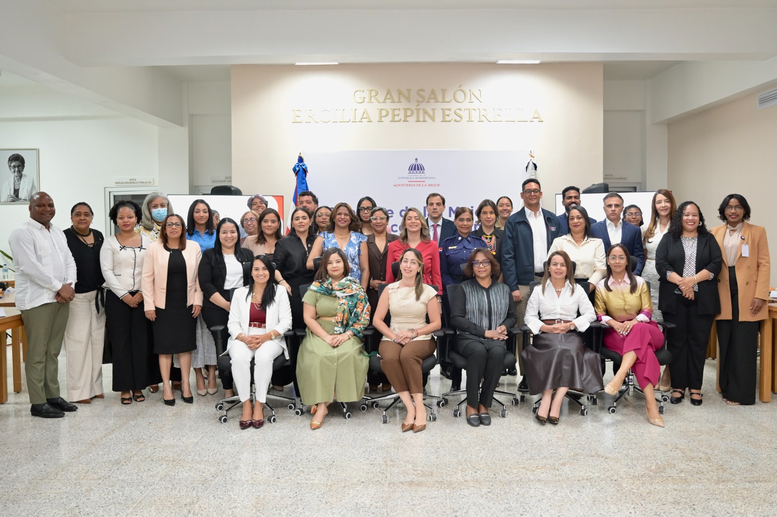 Más de veinte instituciones coordinan respuestas para mujeres y niñas