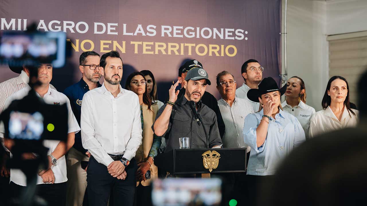 Presidente Abelardo De La Espriella ordenó 'ofensiva total' contra el Eln y las disidencias de las Farc en Arauca