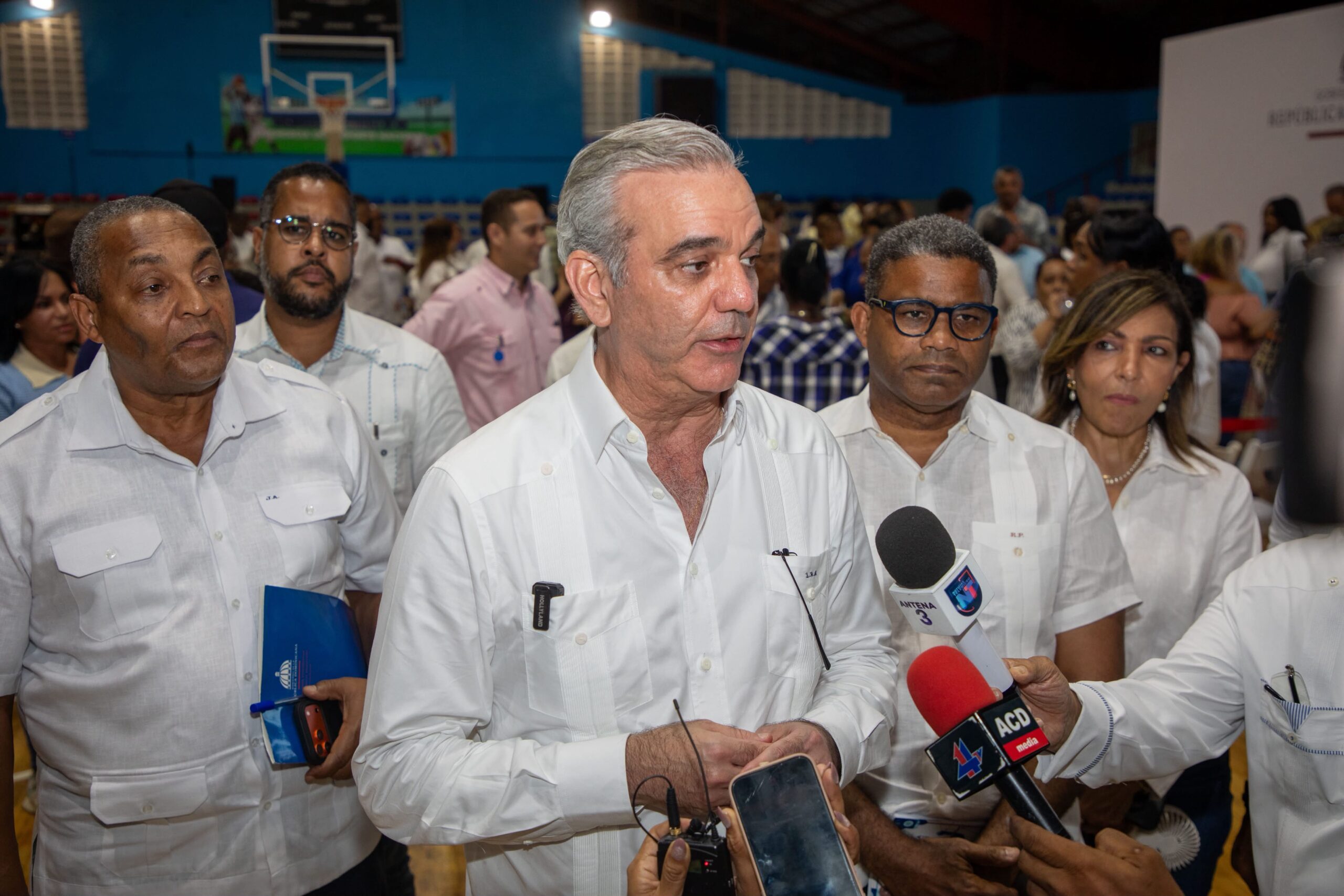 Presidente Luis Abinader advierte el país está preparado para enfrentar cualquier amenaza de bandas terroristas haitianas en la frontera y asegura se ha reforzado sustancialmente la vigilancia en la zona
