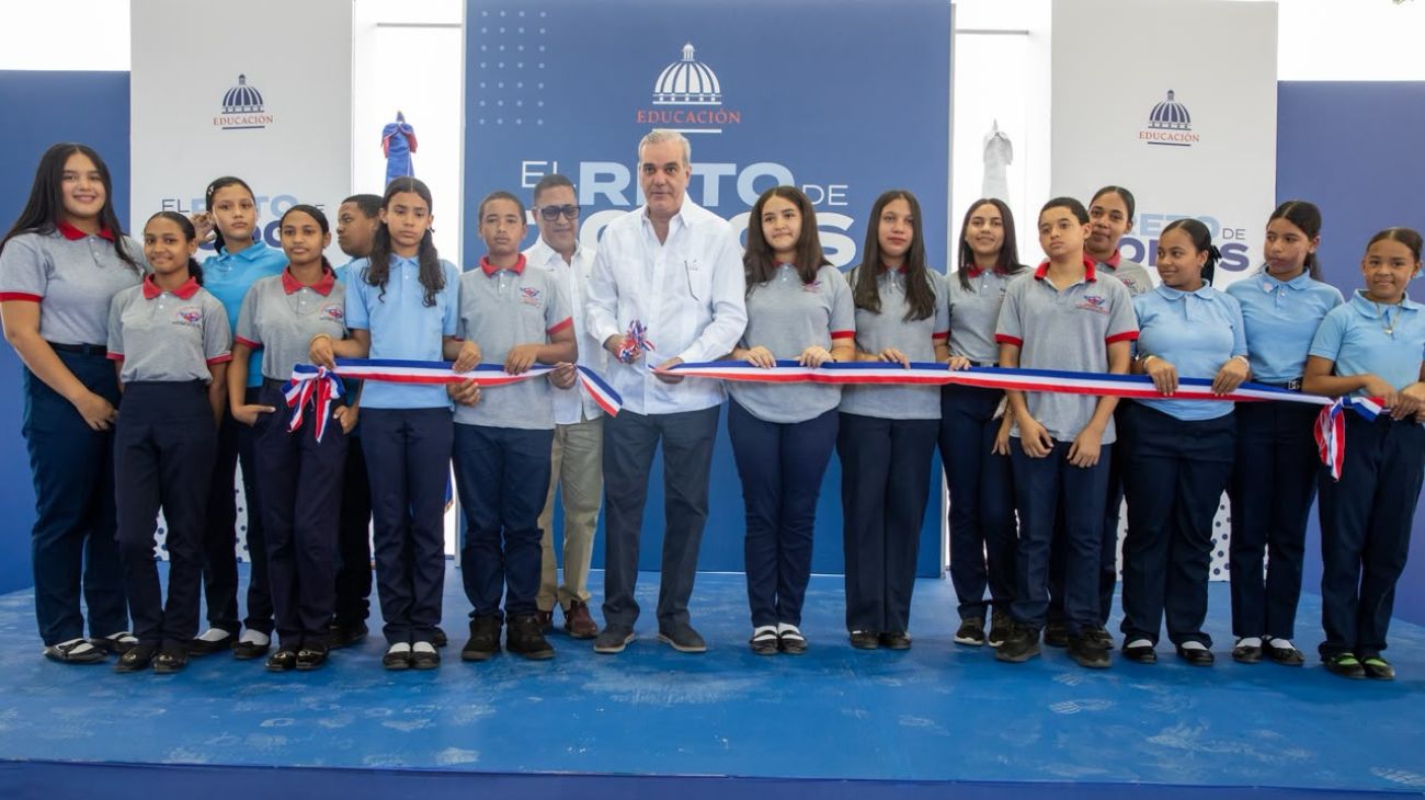 Luis Abinader entrega techado de centro educativo para 665 estudiantes y munícipes de Rancho Arriba, República Dominicana