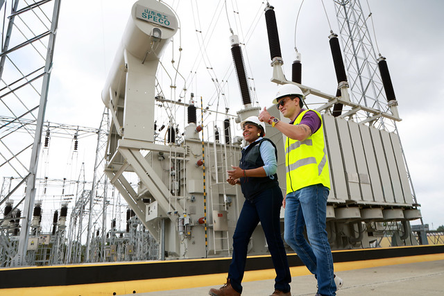 Presidente Daniel Noboa de Ecuador anuncia la ampliación de la subestación Las Esclusas para mejorar la transmisión de energía eléctrica en Guayaquil, Ecuador