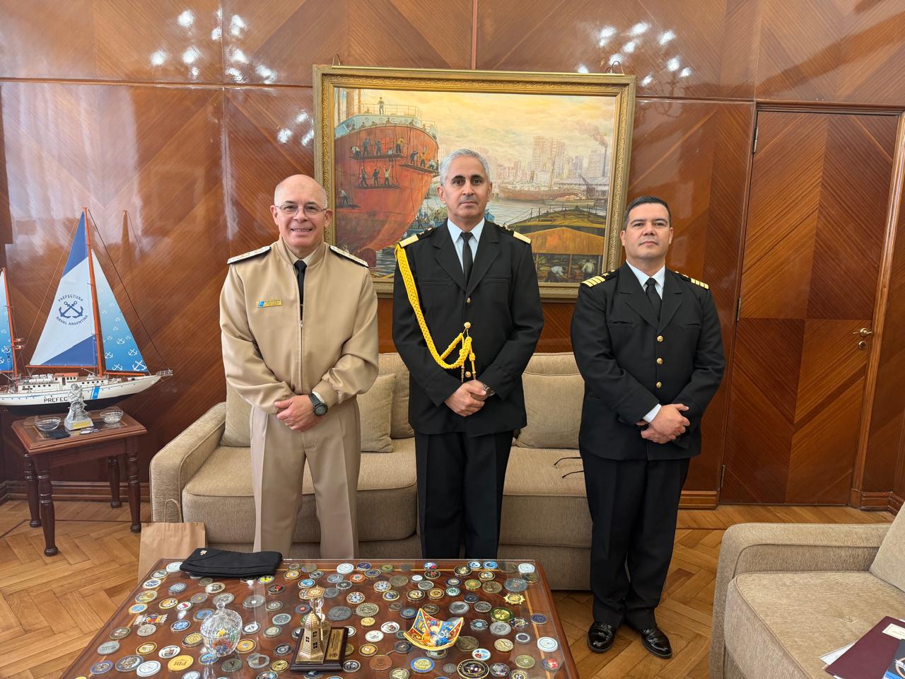 La Prefectura recibió al nuevo Agregado Naval de Paraguay en la Argentina | Argentina.gob.ar
