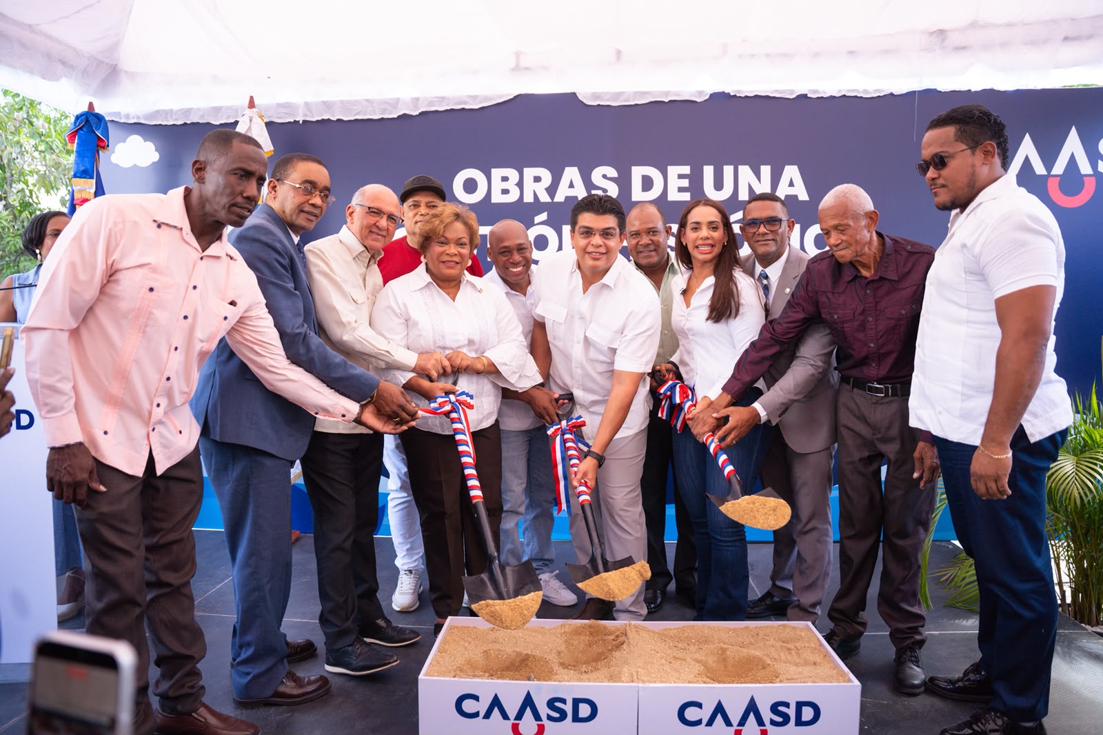 Caasd deja iniciados trabajos de saneamiento cañada Boronota, en Santo Domingo Norte