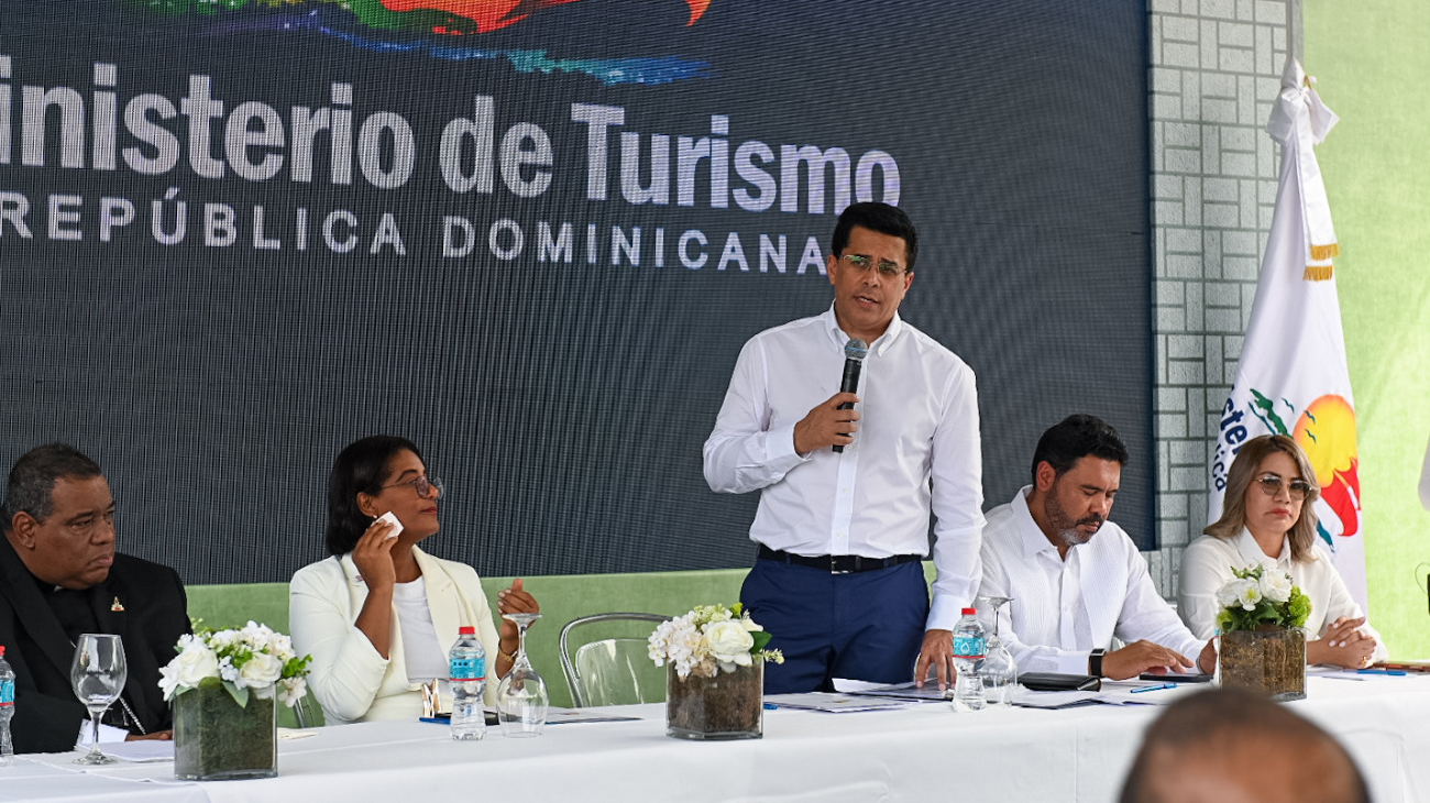 Ministerio de Turismo inaugura reconstrucción de aceras y entorno de la Basílica de Higüey