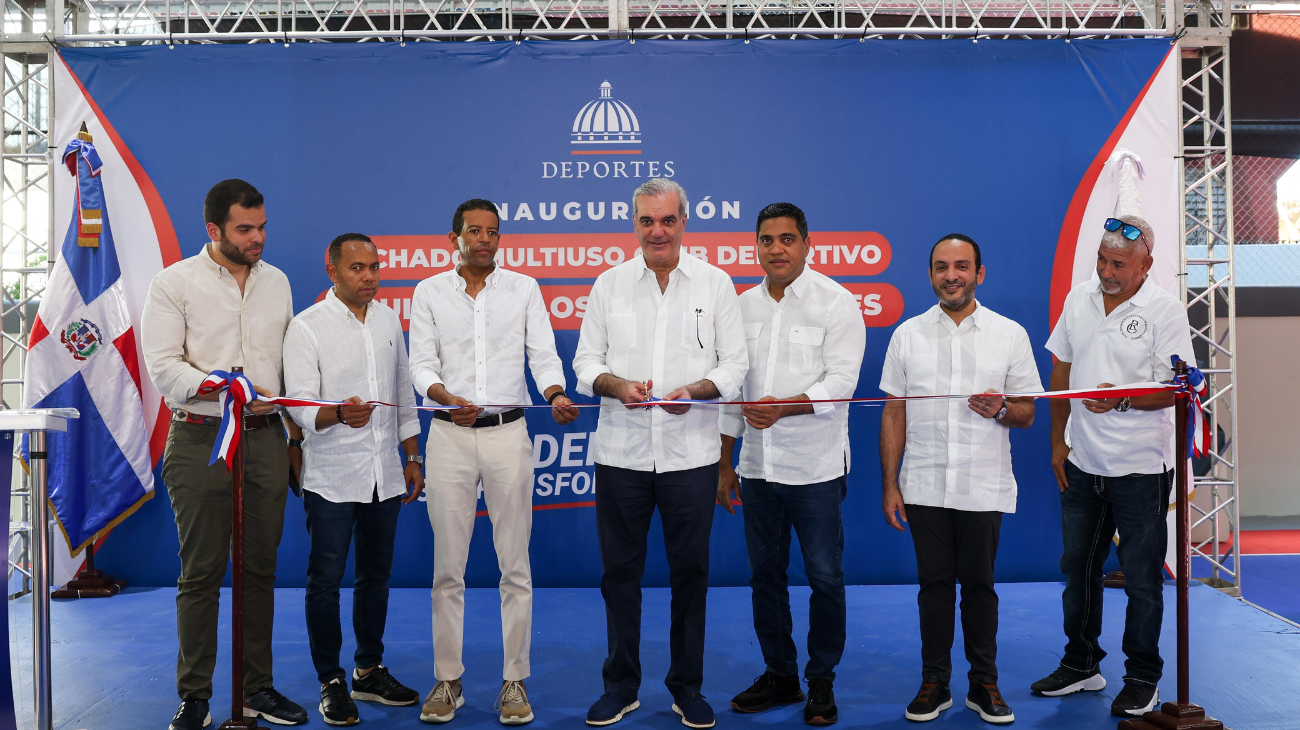 Presidente Luis Abinader inaugura techados del polideportivo del Club Los Restauradores y del Instituto Tecnológico Fabio Amable Mota en Los Minas Sur