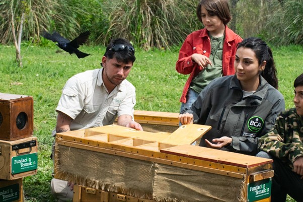 Ambiente Nación liberó cerca de un centenar de aves rescatadas del tráfico de fauna | Argentina.gob.ar